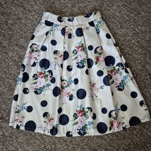 Girly girl polka-dot floral stretch waist lined Size 6 Below Knee